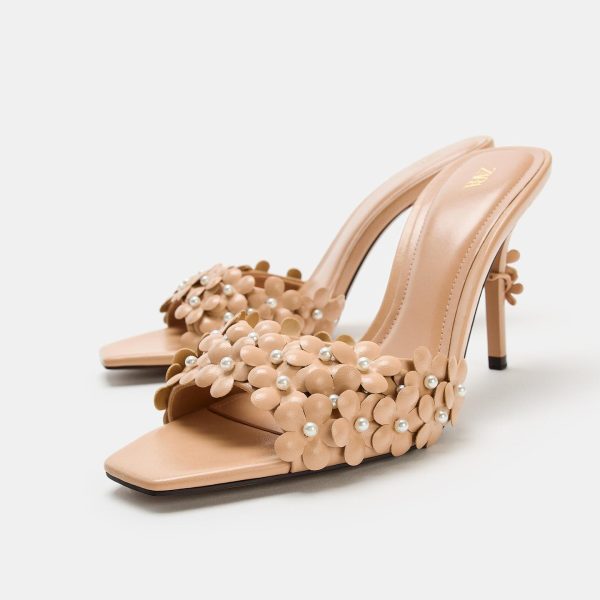ZARA - FLORAL APPLIQUÉ HEELED SANDALS