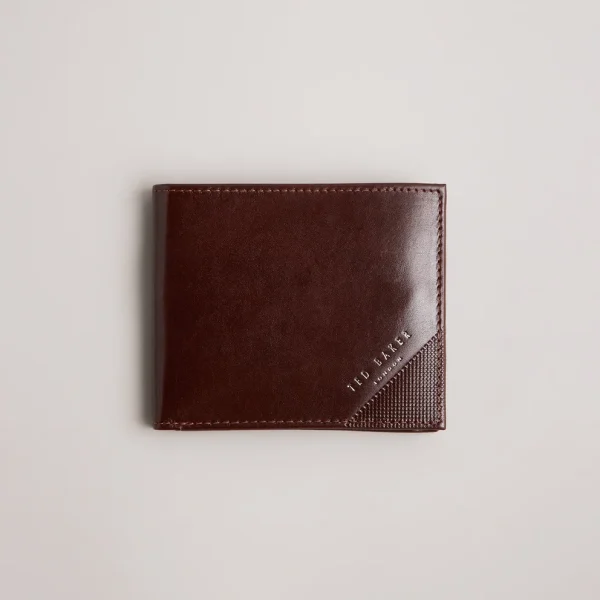 Prugs Embossed Corner Leather Bifold Coin Wall Brown - Pre Order